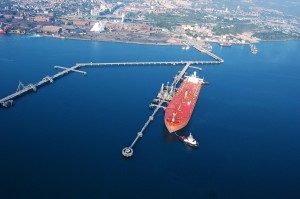 trieste veduta aerea petroliera al pontile (2) trieste veduta aerea petroliera al pontile (2)