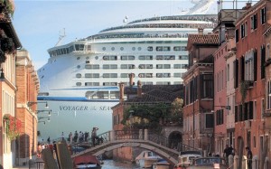 navi da crociera a venezia due navi da crociera a venezia due