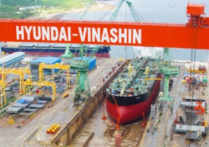 Hyundai-Vinashin-shipyard-Vietnam-300x211 Hyundai-Vinashin-shipyard-Vietnam-300x211