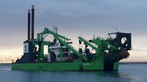 LIVORNO,ARRIVATA LA DRAGA LIVORNO,ARRIVATA LA DRAGA
