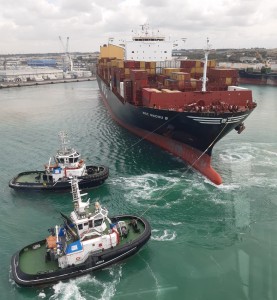 attracco-nave-portacontainer-1-m attracco-nave-portacontainer-1-m
