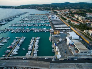 veduta-aerea-porto-borgo-e-cantiere veduta-aerea-porto-borgo-e-cantiere