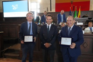 03_alis_guido-grimaldi-con-sindaco-manfredi-e-prefetto-di-bari 03_alis_guido-grimaldi-con-sindaco-manfredi-e-prefetto-di-bari